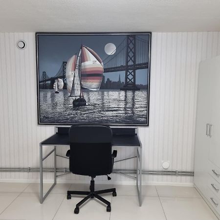 Moonlight - Trevlig Kallarlagenhet Lejlighed Broby Eksteriør billede